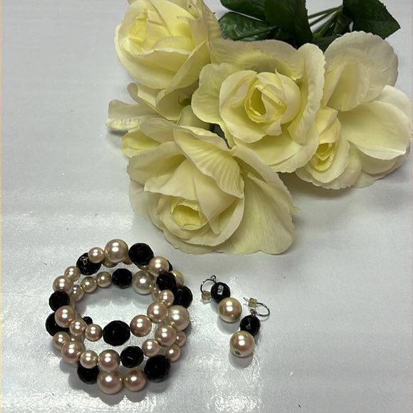 🖤WHITE HOUSE BLACK MARKET JEWELRY - BRACELET & MATCHING EARRING SET 🖤 - Picture 10 of 10